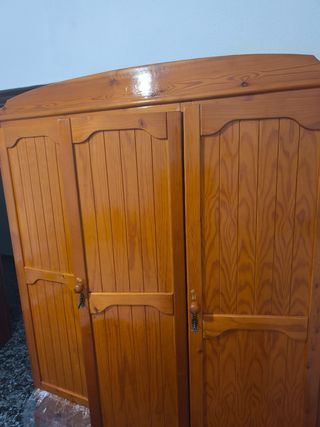 Cama más colchón, mesita y armario