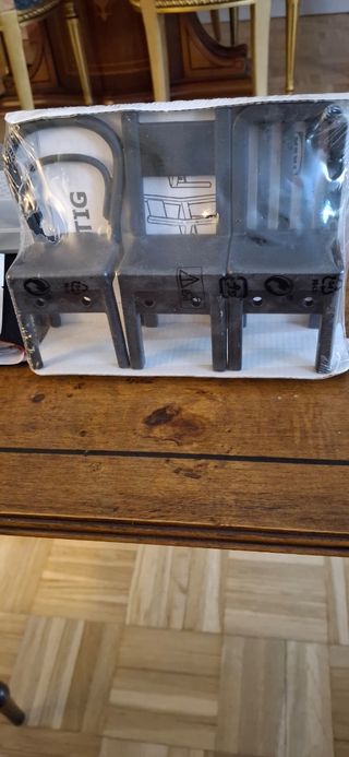 Perchas IKEA Negras Plástico (3uds)