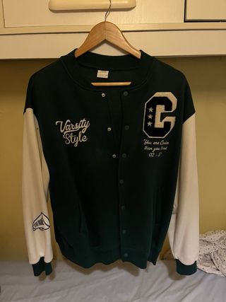 Chaqueta Varsity Verde y Blanca