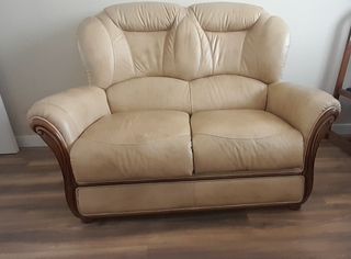 Sofá de 2 plazas en piel y madera