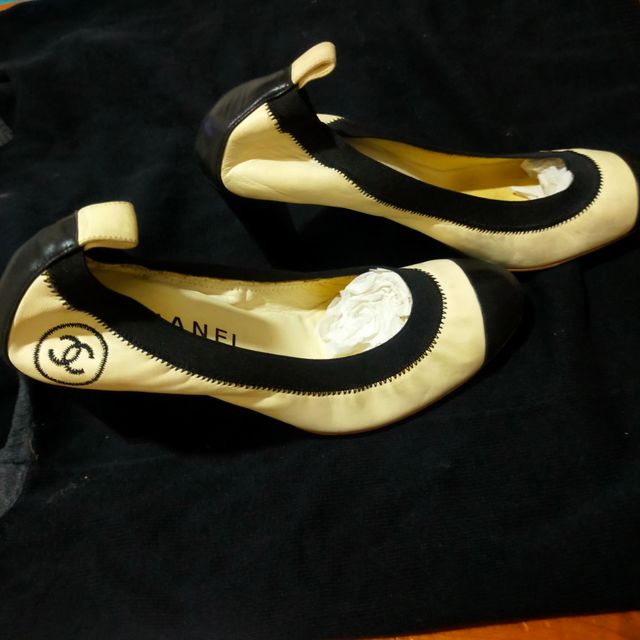 Scarpe Chanel beige e blu marino taglia 36'5