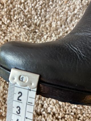 Botines Prada Negros Piel Hebilla Dorada