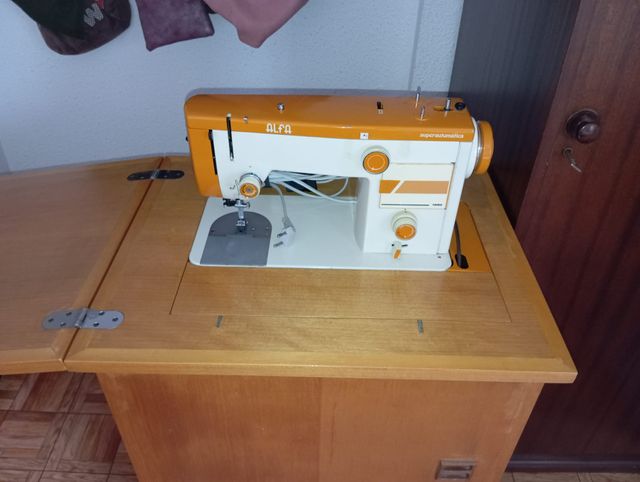 Máquina de coser ALFA 1680 Superautomatica