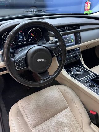Jaguar XF 20d