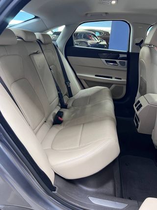 Jaguar XF 20d