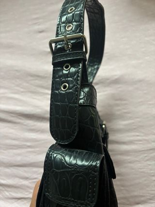 Bolso negro efecto piel cocodrilo