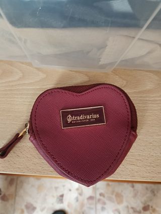 Monedero corazón Stradivarius rojo