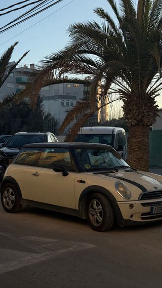 Mini cooper One  2004