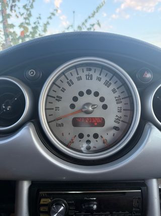 Mini cooper One  2004