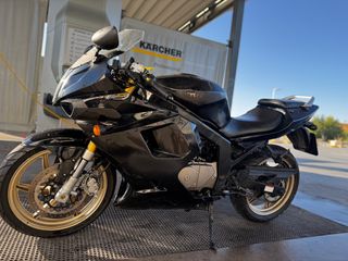 Moto Hyosung 125 GTR Negra 8500KM