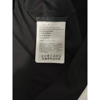Moncler Negra etiquetas interiores, cortadas 