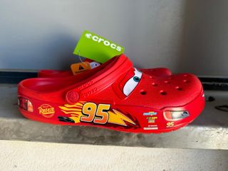 sandalias rojas con luces