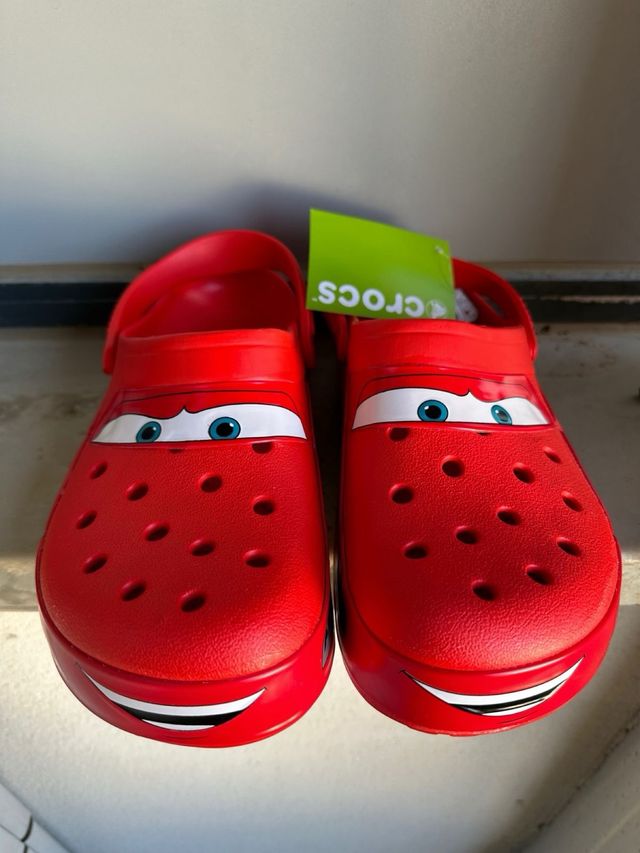 sandalias rojas con luces