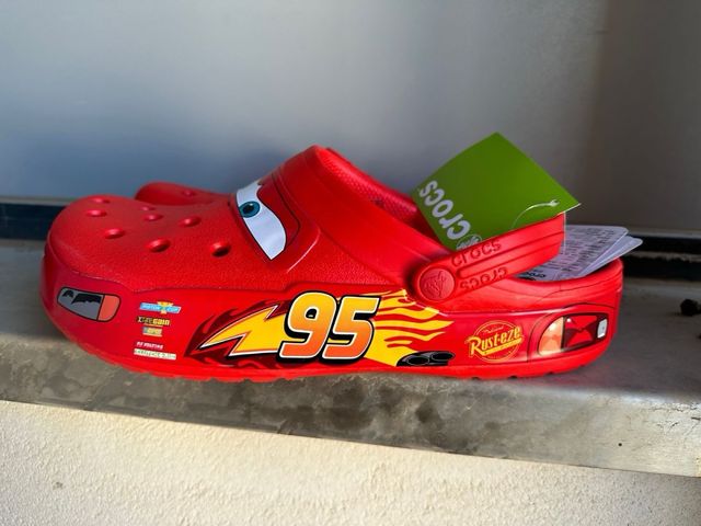 sandalias rojas con luces