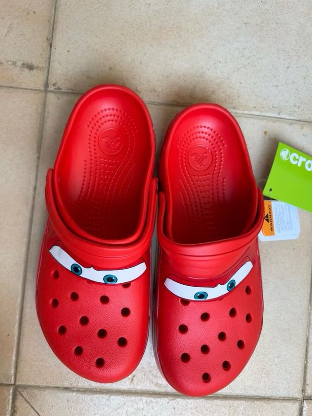 sandalias rojas con luces