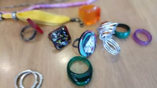Lote de Bisutería: Pendientes, Pulseras y Anillos