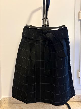 Falda cuadros negra con cinturón