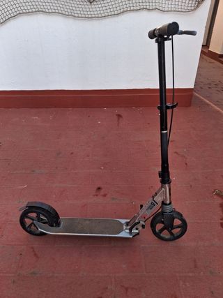 Patinete infantil en perfecto estado
