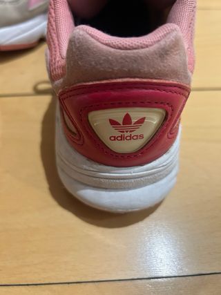 Zapatillas Adidas Falcon originales, color rosa.
