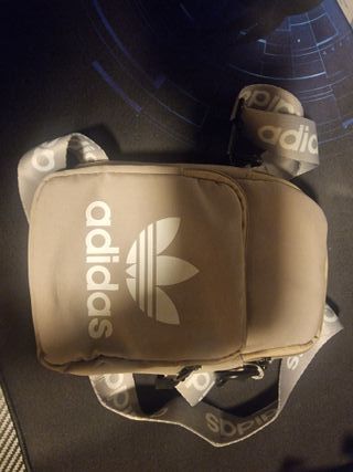 Bandolera Adidas Beige y Blanca