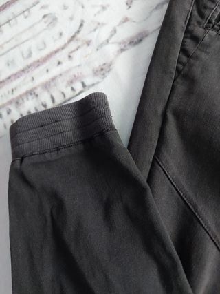 Pantalón Jogger Pull&Bear Talla M Gris