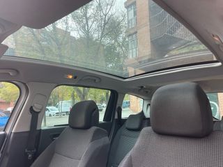 Peugeot 5008 2011