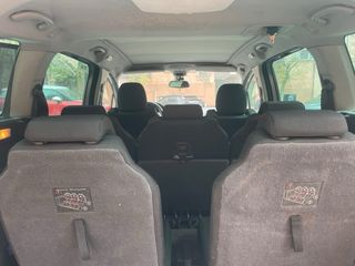 Peugeot 5008 2011