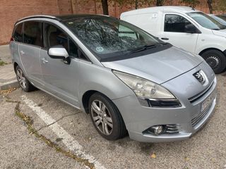 Peugeot 5008 2011