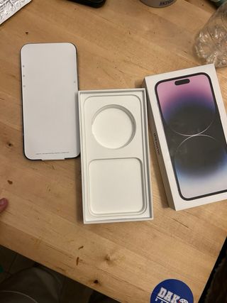 iPhone 14 Pro Max Morado