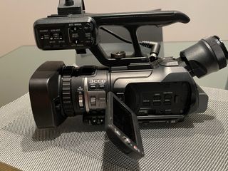 Videocámara JVC GY-HM150U