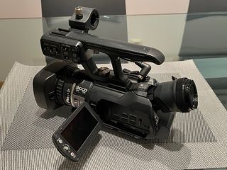 Videocámara JVC GY-HM150U