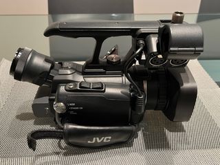 Videocámara JVC GY-HM150U