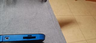 Nintendo 2DS Negra/Azul con Tarjeta SD 4GB