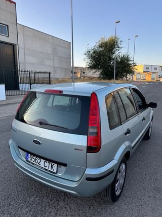Ford Fusion 2004