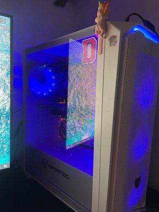 Ordenador sobremesa Nfortec blanco y azul