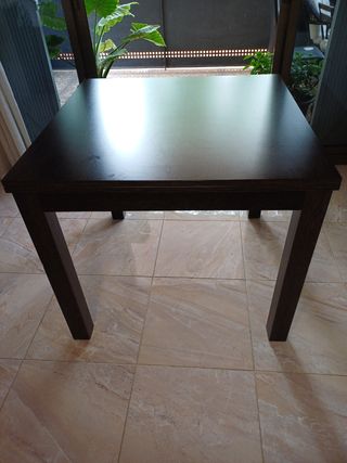 Mesa de comedor extensible madera oscura