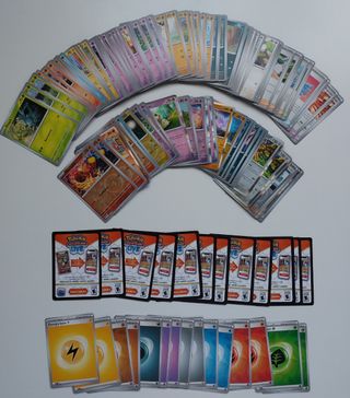 130 carte Pokémon Destino di Paldea + Omaggi