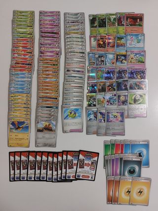 117 carte Pokémon Scintille Folgoranti + omaggi