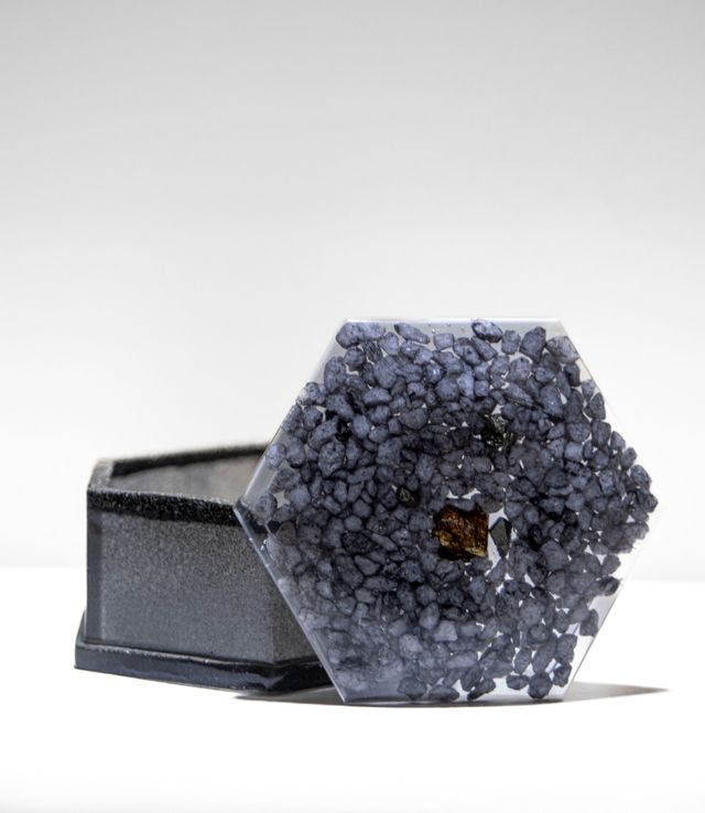 Artesanía de resina con piedras