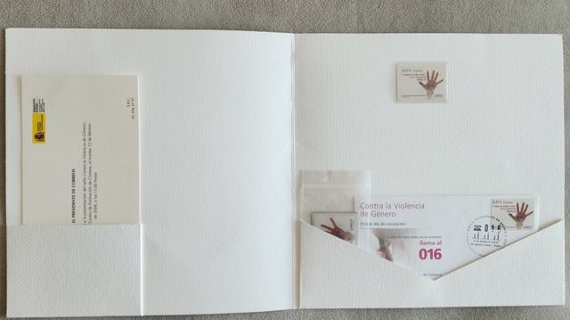 LOTE con Carpetas presentación, sellos Correos eur