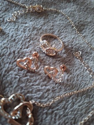 Conjunto Joyas Corazones Cadena, Pulsera y Anillo