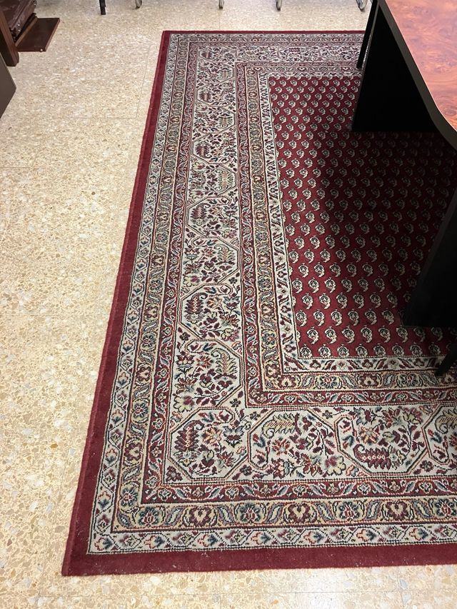 2 Alfombras estilo persas de tonos granates-beige