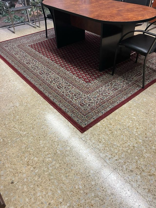 2 Alfombras estilo persas de tonos granates-beige