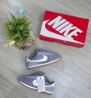 Nike Cortez Gris y Blanco