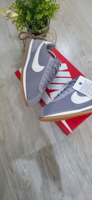 Nike Cortez Gris y Blanco