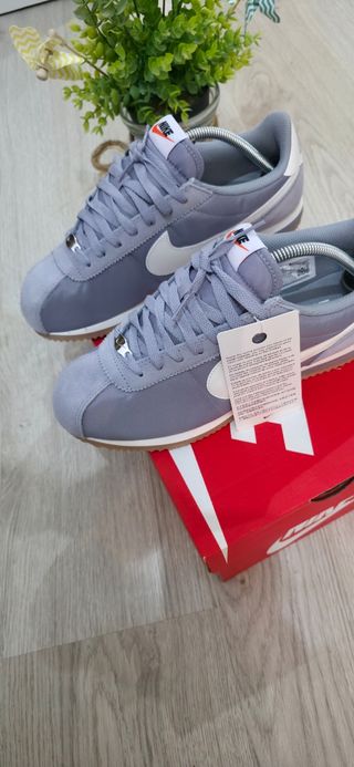 Nike Cortez Gris y Blanco