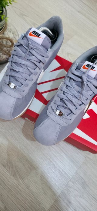 Nike Cortez Gris y Blanco