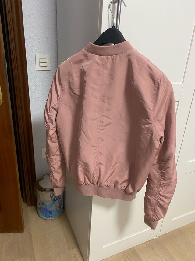 Chaqueta bomber rosa