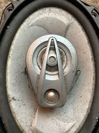 se venden dos parejas de altavoces 6x9