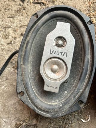 se venden dos parejas de altavoces 6x9